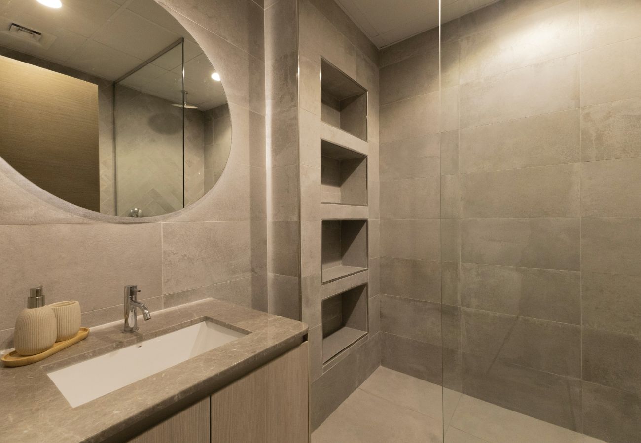 Apartment in Dubai - Stunning 2 Bed in La Riviera Azure JVC