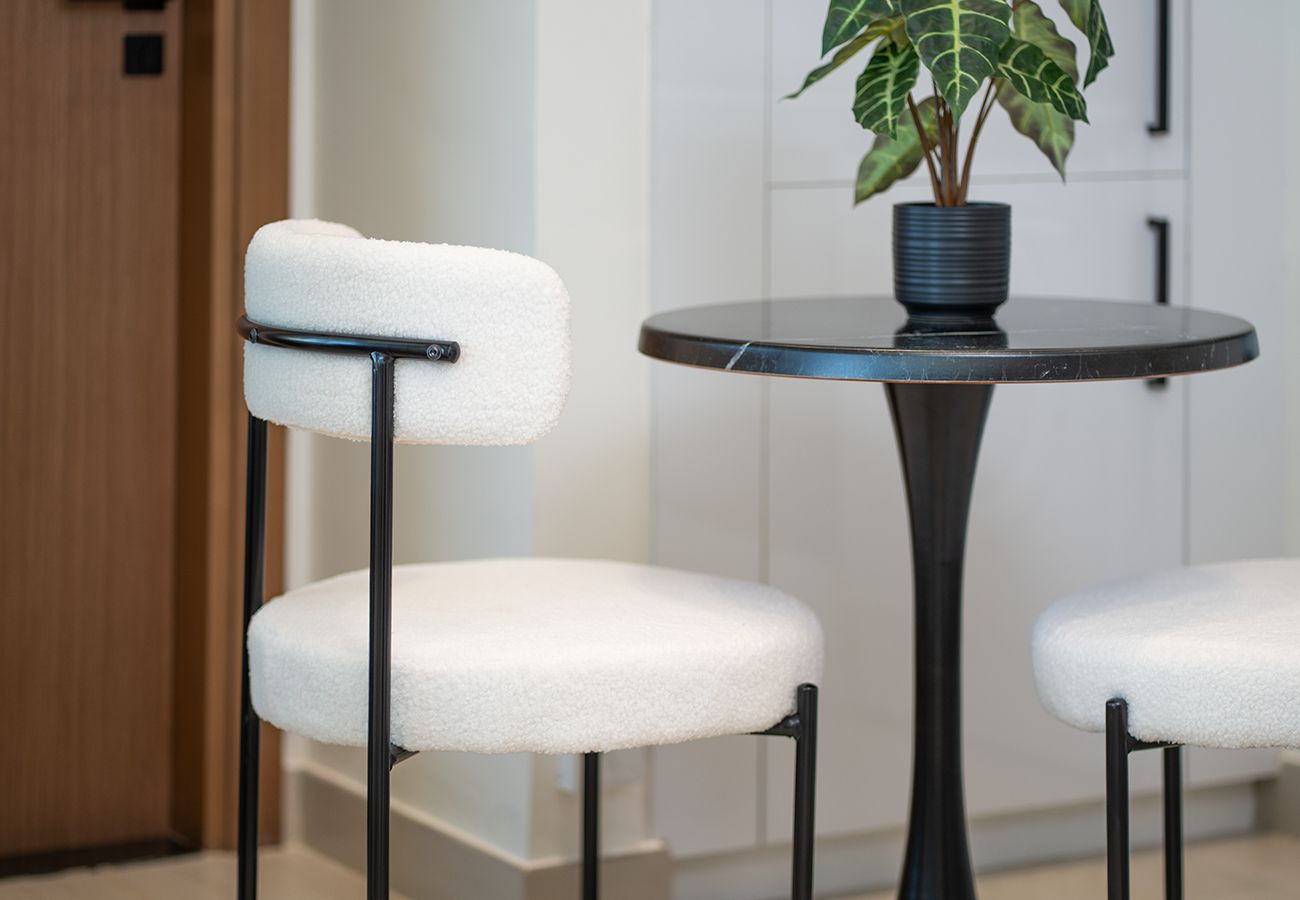 Apartment in Dubai - Beautiful 1 Bed in Binghatti House