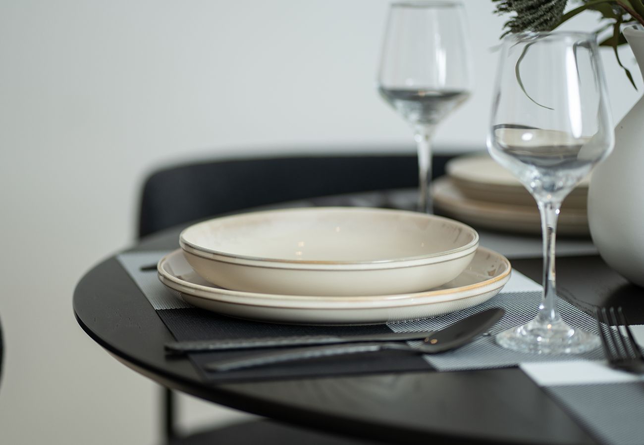 Apartment in Dubai - Stunning 1 Bed in Al Dhafra 2 The Greens