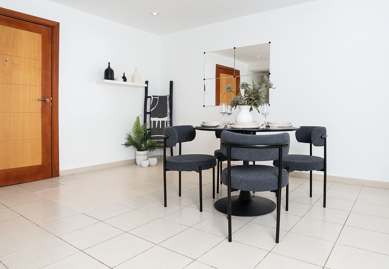 Apartment in Dubai - Stunning 1 Bed in Al Dhafra 2 The Greens