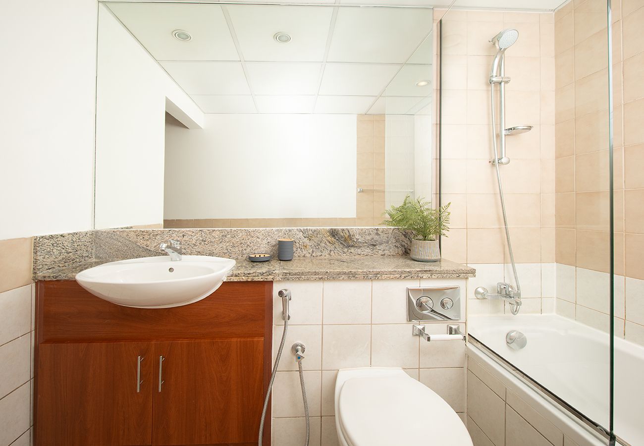 Apartment in Dubai - Stunning 1 Bed in Al Dhafra 2 The Greens