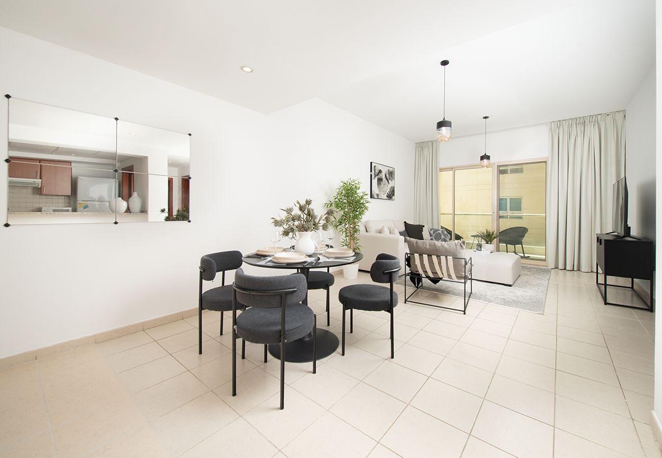 Apartment in Dubai - Stunning 1 Bed in Al Dhafra 2 The Greens