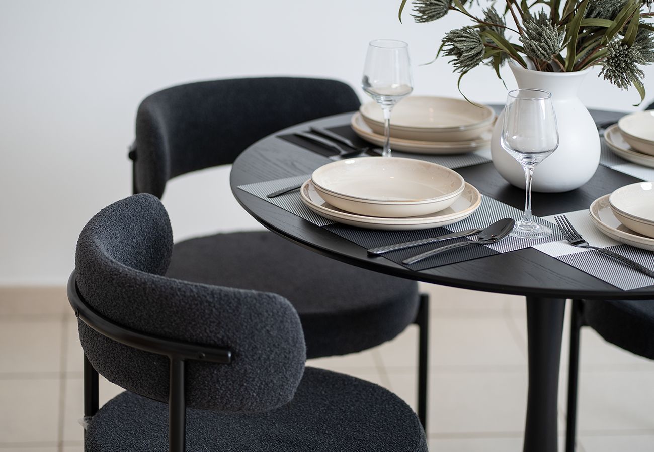 Apartment in Dubai - Stunning 1 Bed in Al Dhafra 2 The Greens