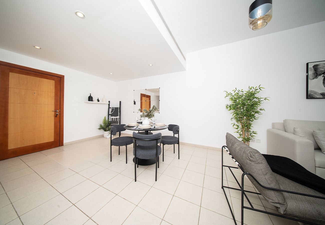 Apartment in Dubai - Stunning 1 Bed in Al Dhafra 2 The Greens