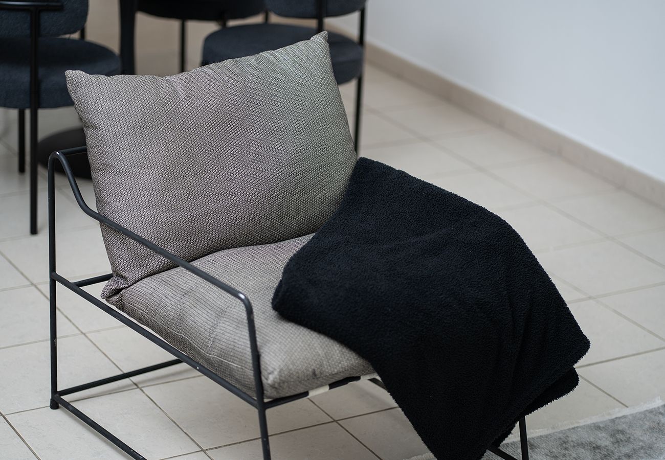 Apartment in Dubai - Stunning 1 Bed in Al Dhafra 2 The Greens