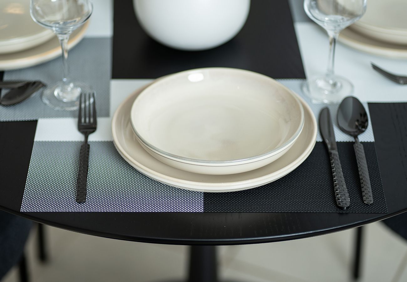 Apartment in Dubai - Stunning 1 Bed in Al Dhafra 2 The Greens