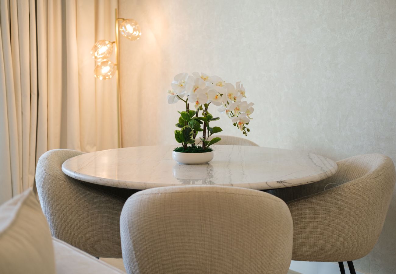 Apartment in Dubai - Stunning 2 Bed Apartment in Shoreline 12