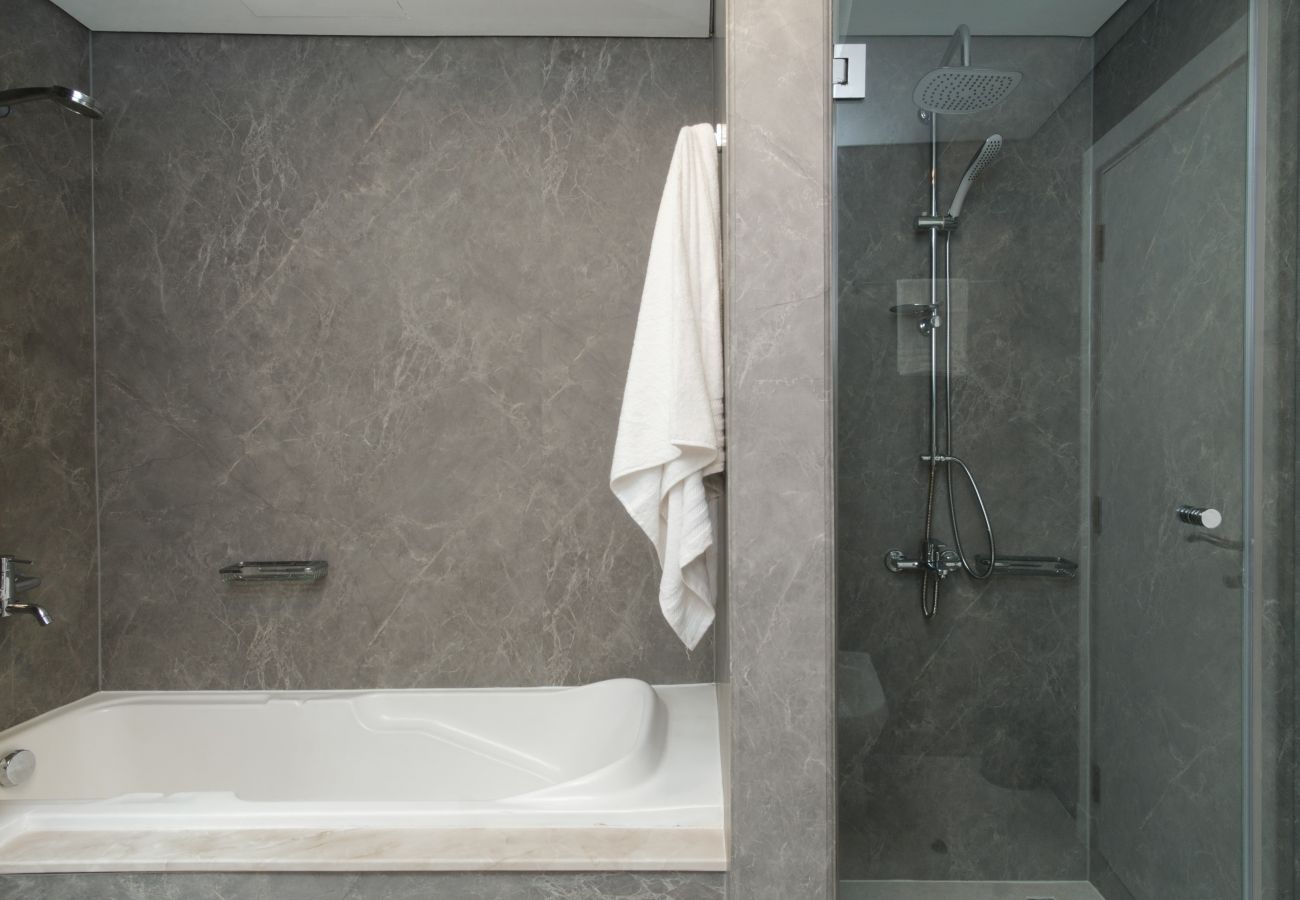 Apartment in Dubai - Stunning 2 Bed Apartment in Shoreline 12