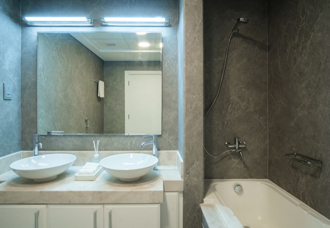 Apartment in Dubai - Stunning 2 Bed Apartment in Shoreline 12