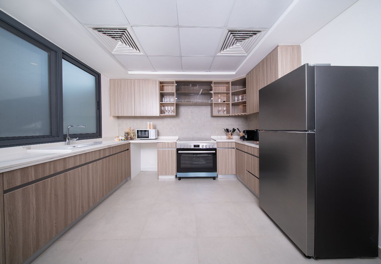 Villa in Ajmal Makan - Luxury Villa overlooking sea with private pool