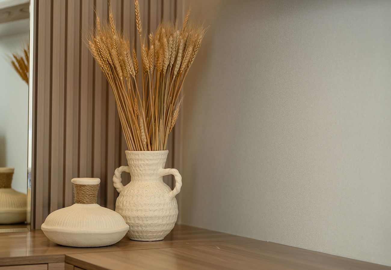 Villa in Ajmal Makan - Luxury Villa overlooking sea with private pool