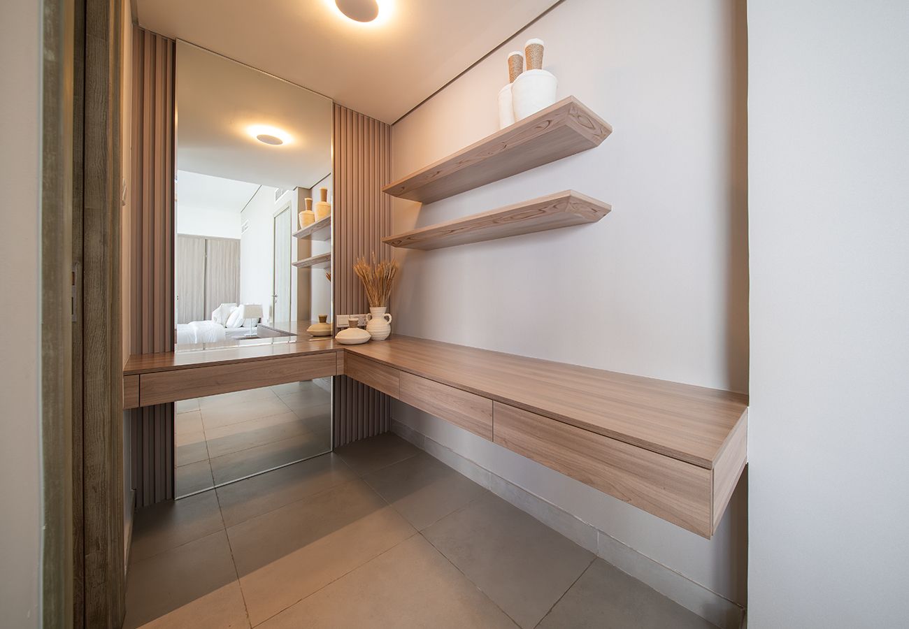 Villa in Ajmal Makan - Luxury Villa overlooking sea with private pool