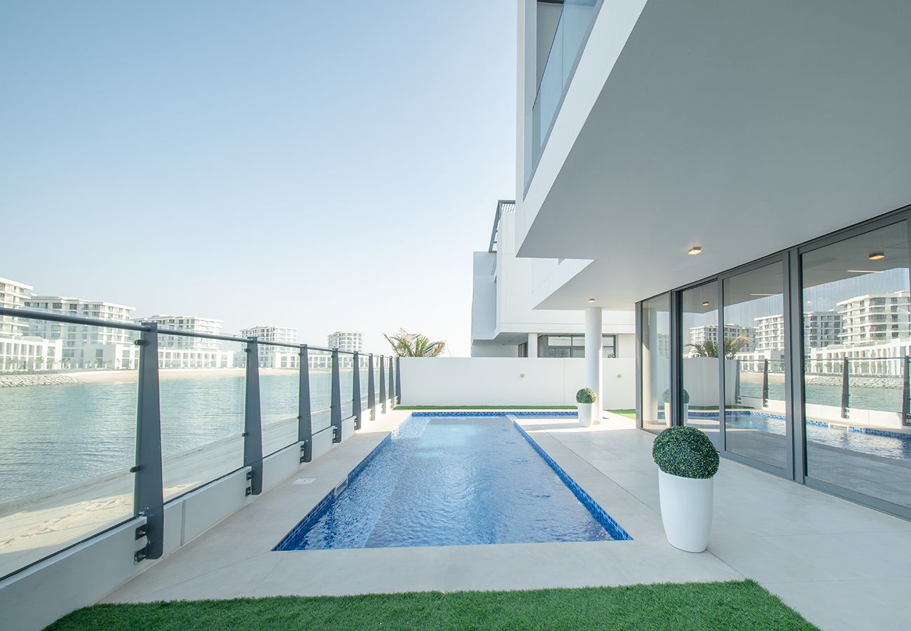 Villa in Ajmal Makan - Luxury Villa overlooking sea with private pool