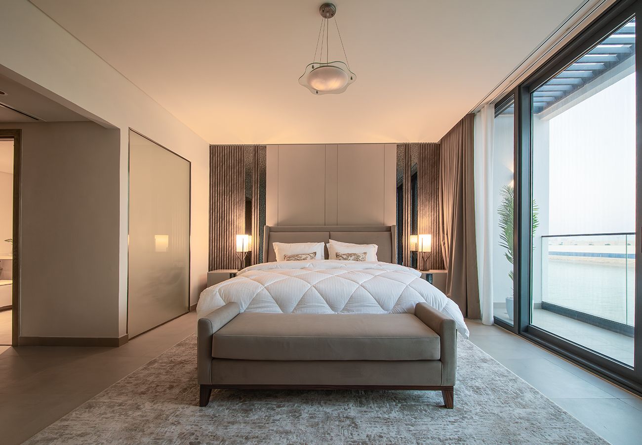 Villa in Ajmal Makan - Luxury Villa overlooking sea with private pool