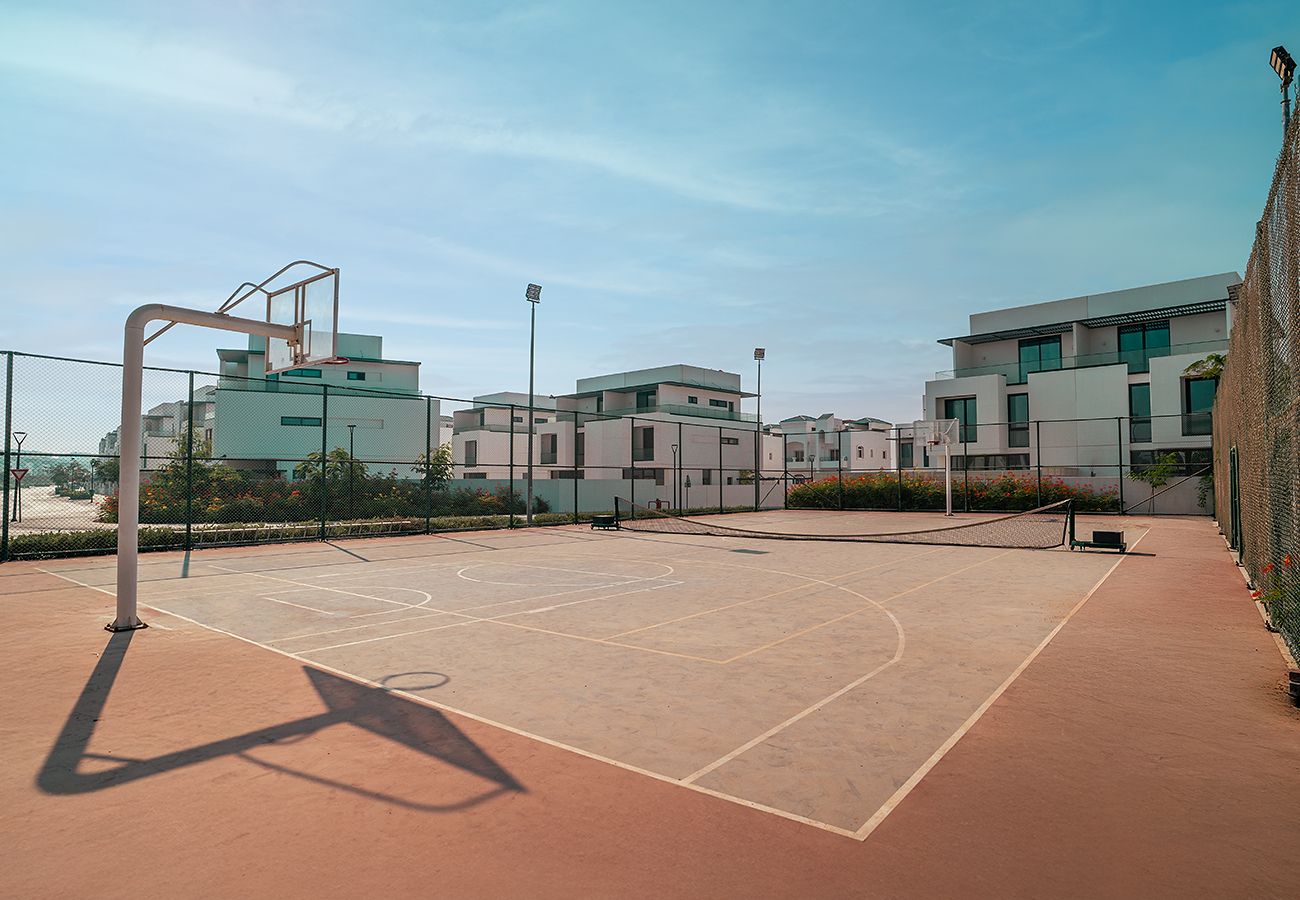 Villa in Ajmal Makan - Luxury Villa overlooking sea with private pool