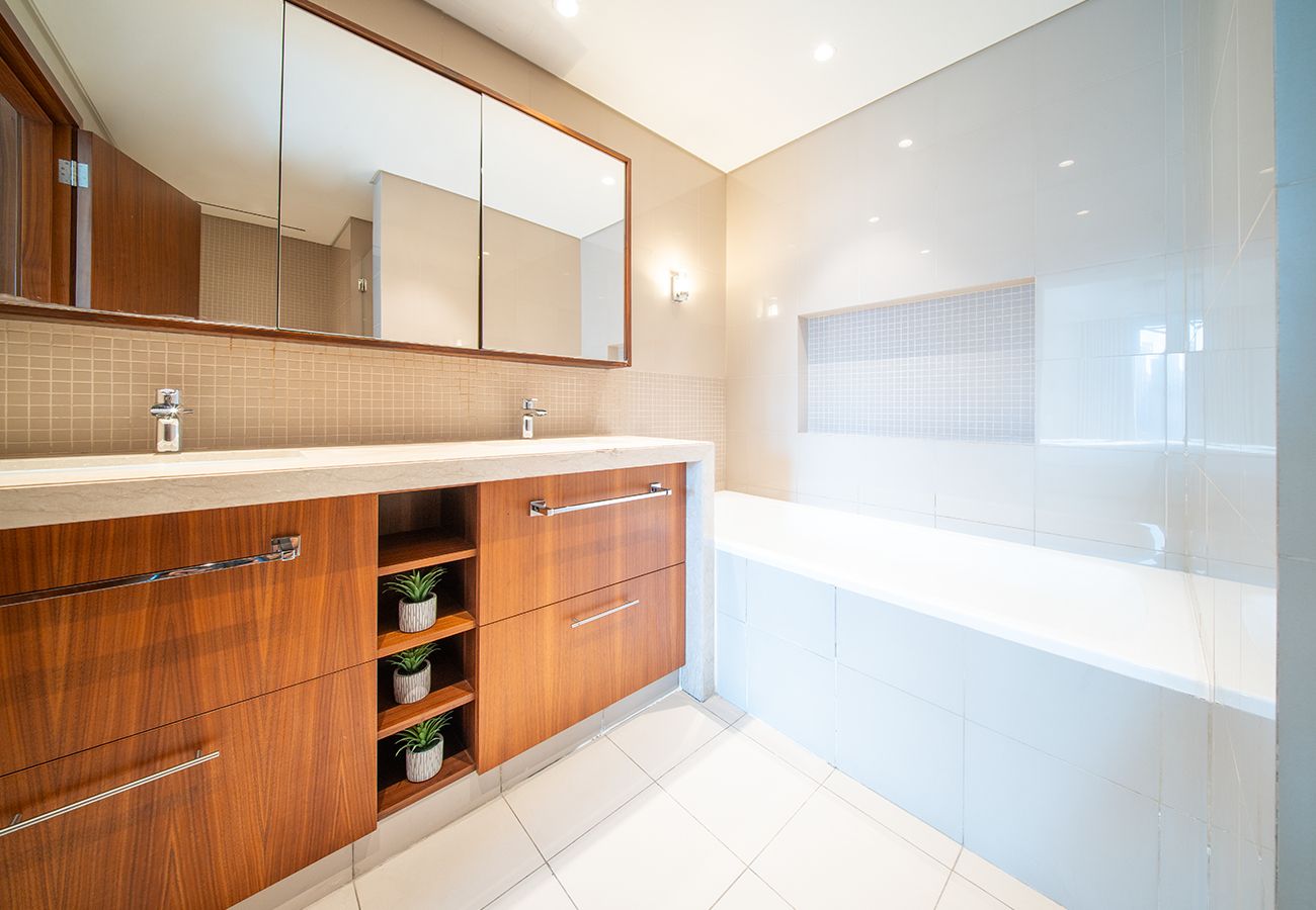 Apartment in Dubai - Luxury 2 Bed in Boulevard Point with City Views