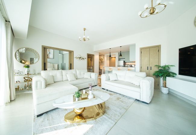 Apartment in Dubai - 1 Bed in Golf Gate With Golf Course View