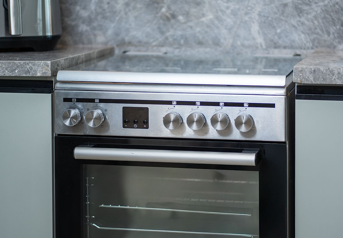 Apartment in Dubai - 1 Bed in Golf Gate With Golf Course View