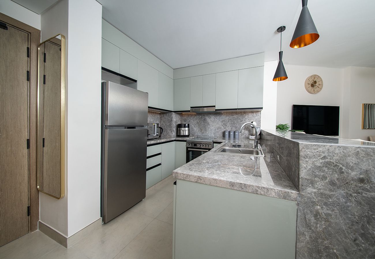 Apartment in Dubai - 1 Bed in Golf Gate With Golf Course View