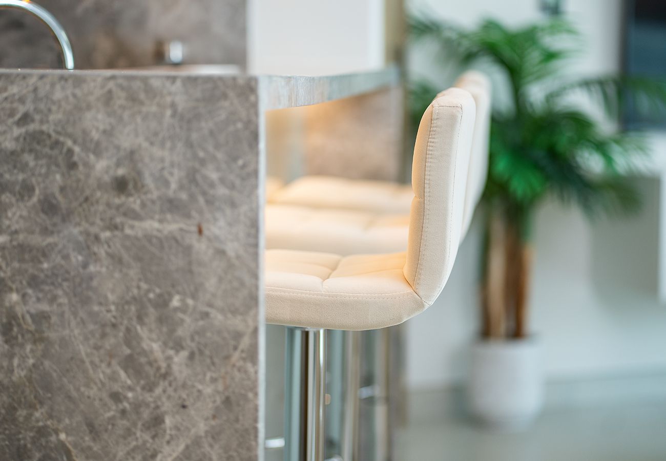 Apartment in Dubai - 1 Bed in Golf Gate With Golf Course View