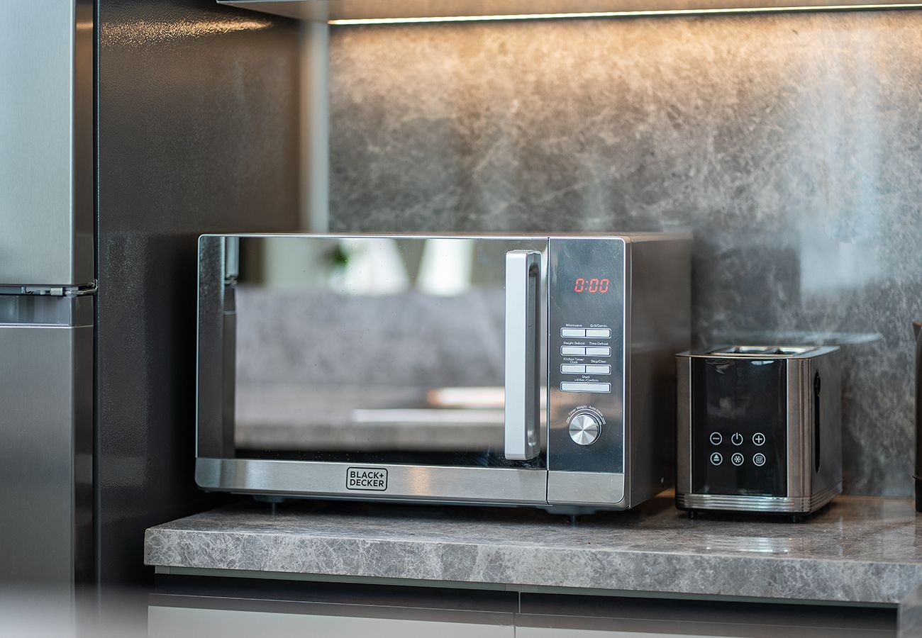 Apartment in Dubai - 1 Bed in Golf Gate With Golf Course View