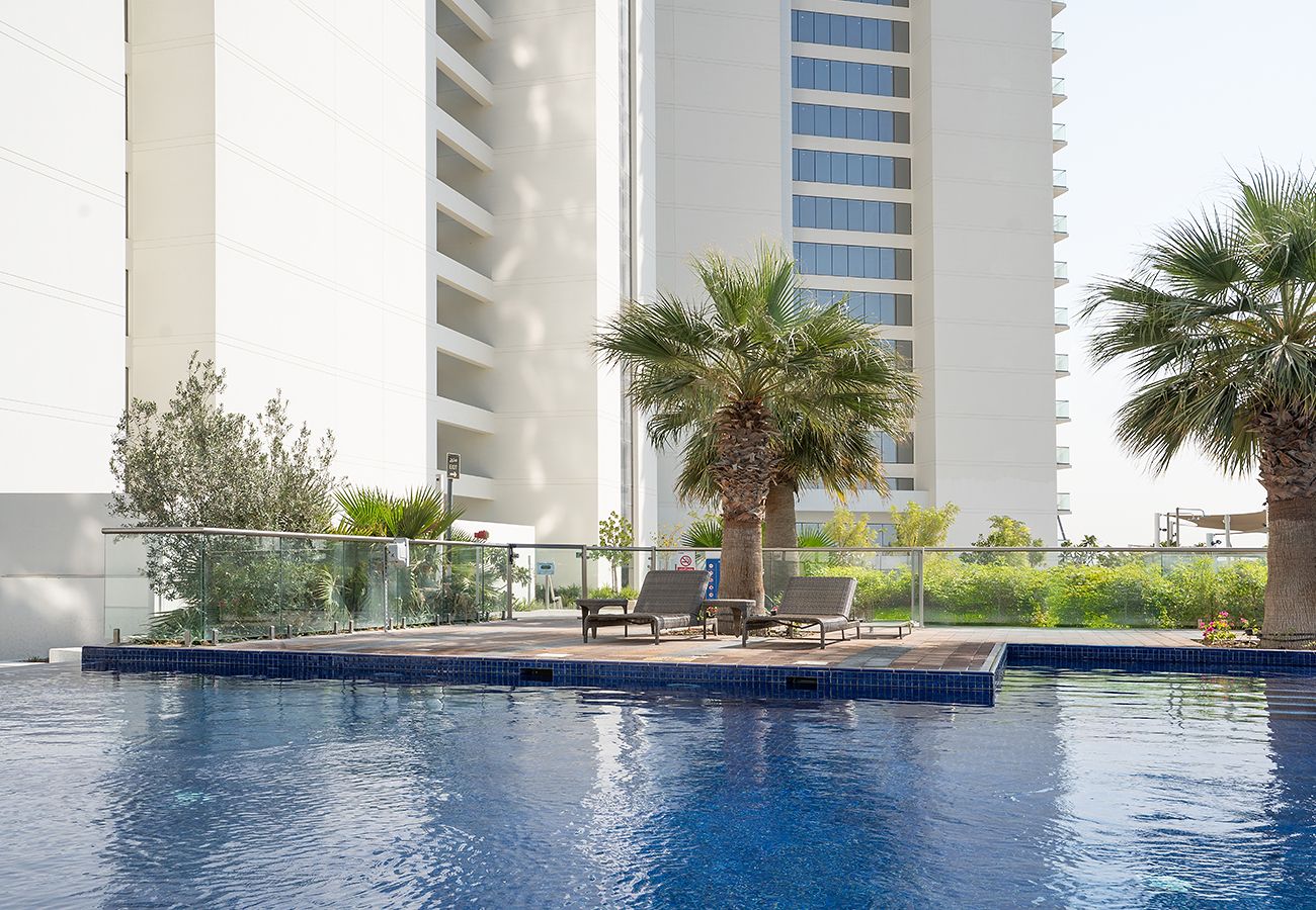 Apartment in Dubai - 1 Bed in Golf Gate With Golf Course View