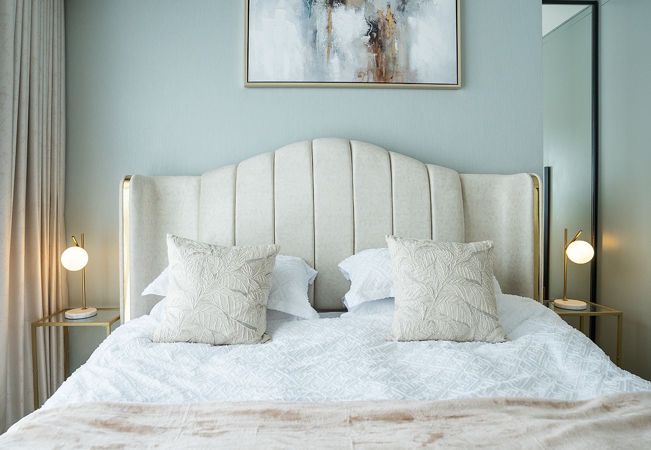 Apartment in Dubai - 1 Bed in Golf Gate With Golf Course View