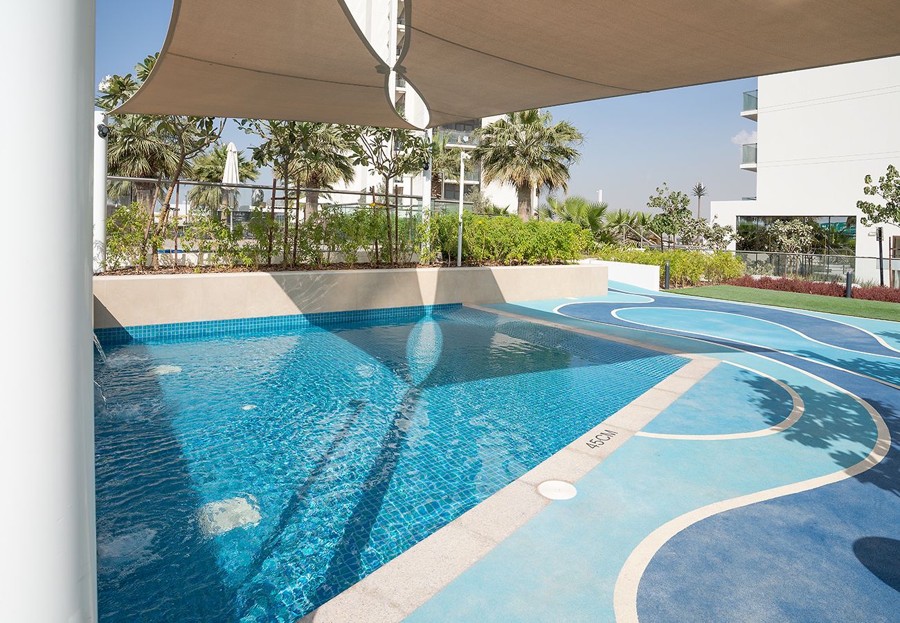 Apartment in Dubai - 1 Bed in Golf Gate With Golf Course View