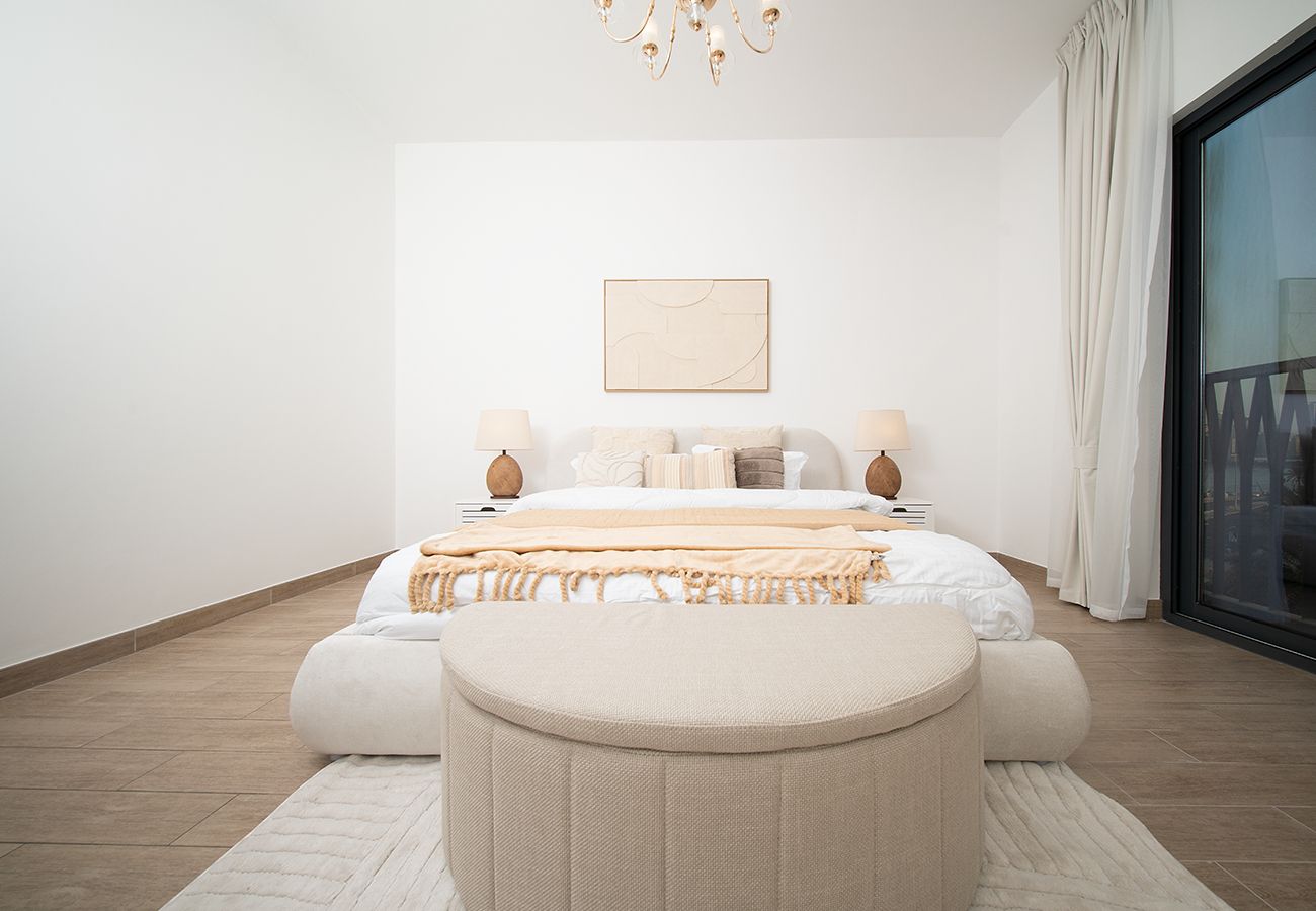 Apartment in Sharjah - Gorgeous 2 Bed in Cyan Beach Residence