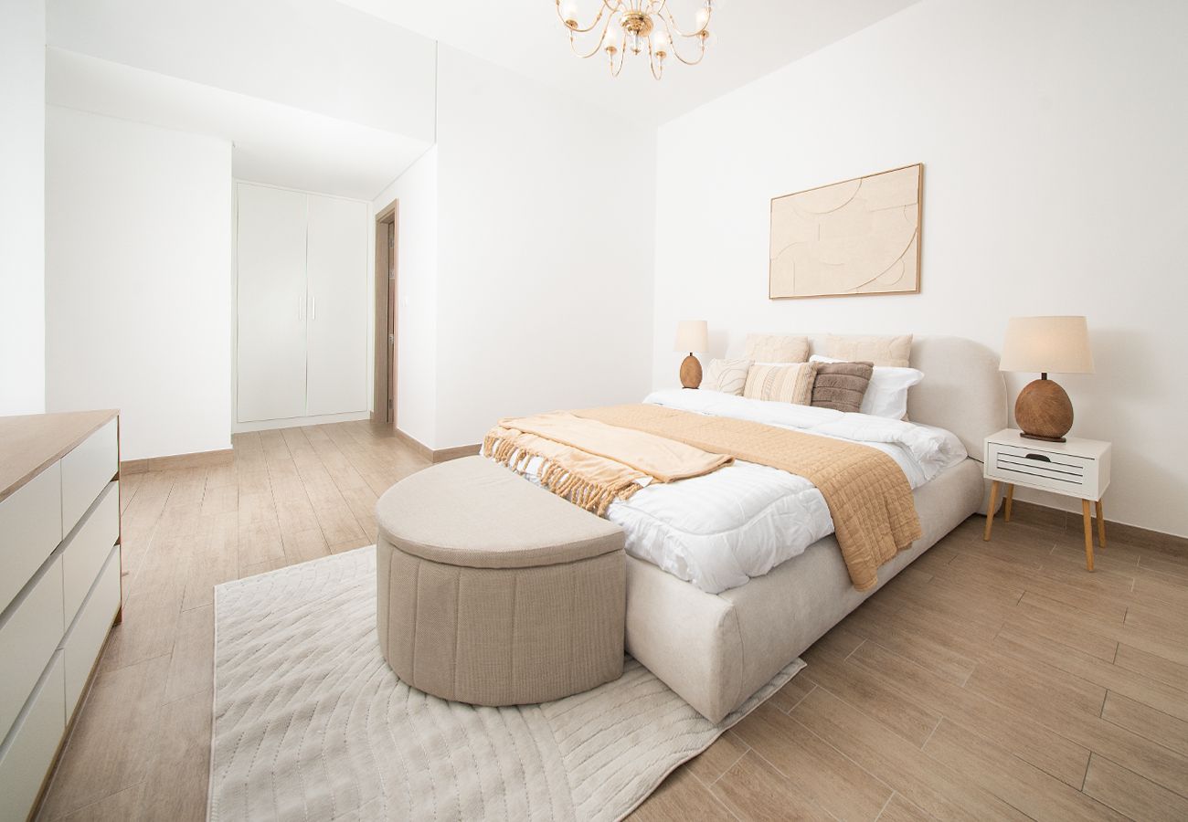 Apartment in Sharjah - Gorgeous 2 Bed in Cyan Beach Residence