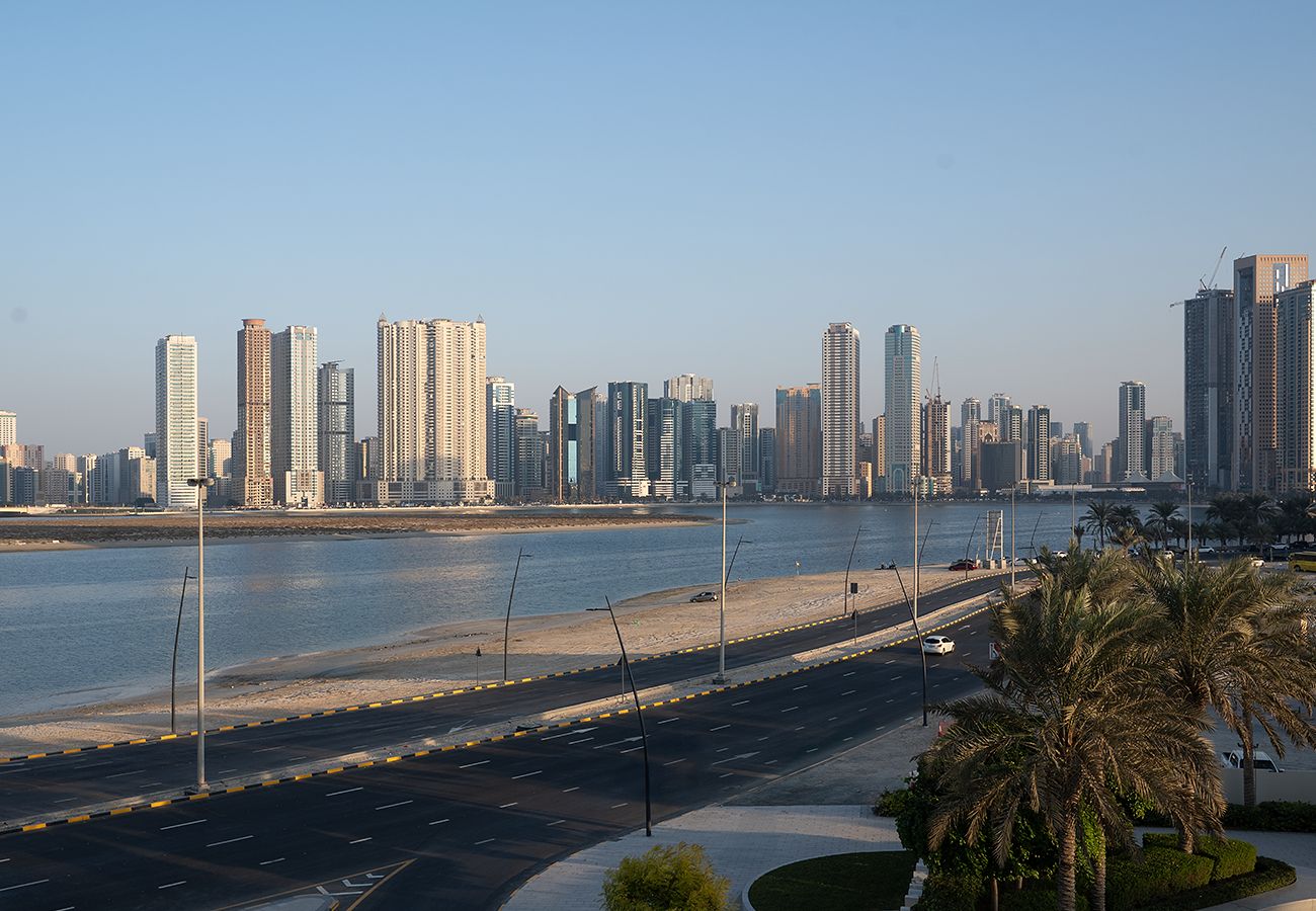 Apartment in Sharjah - Gorgeous 2 Bed in Cyan Beach Residence