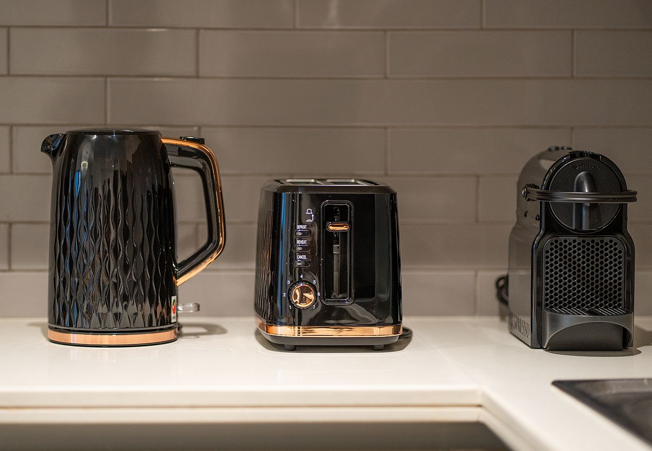 Apartment in Sharjah - Gorgeous 2 Bed in Cyan Beach Residence