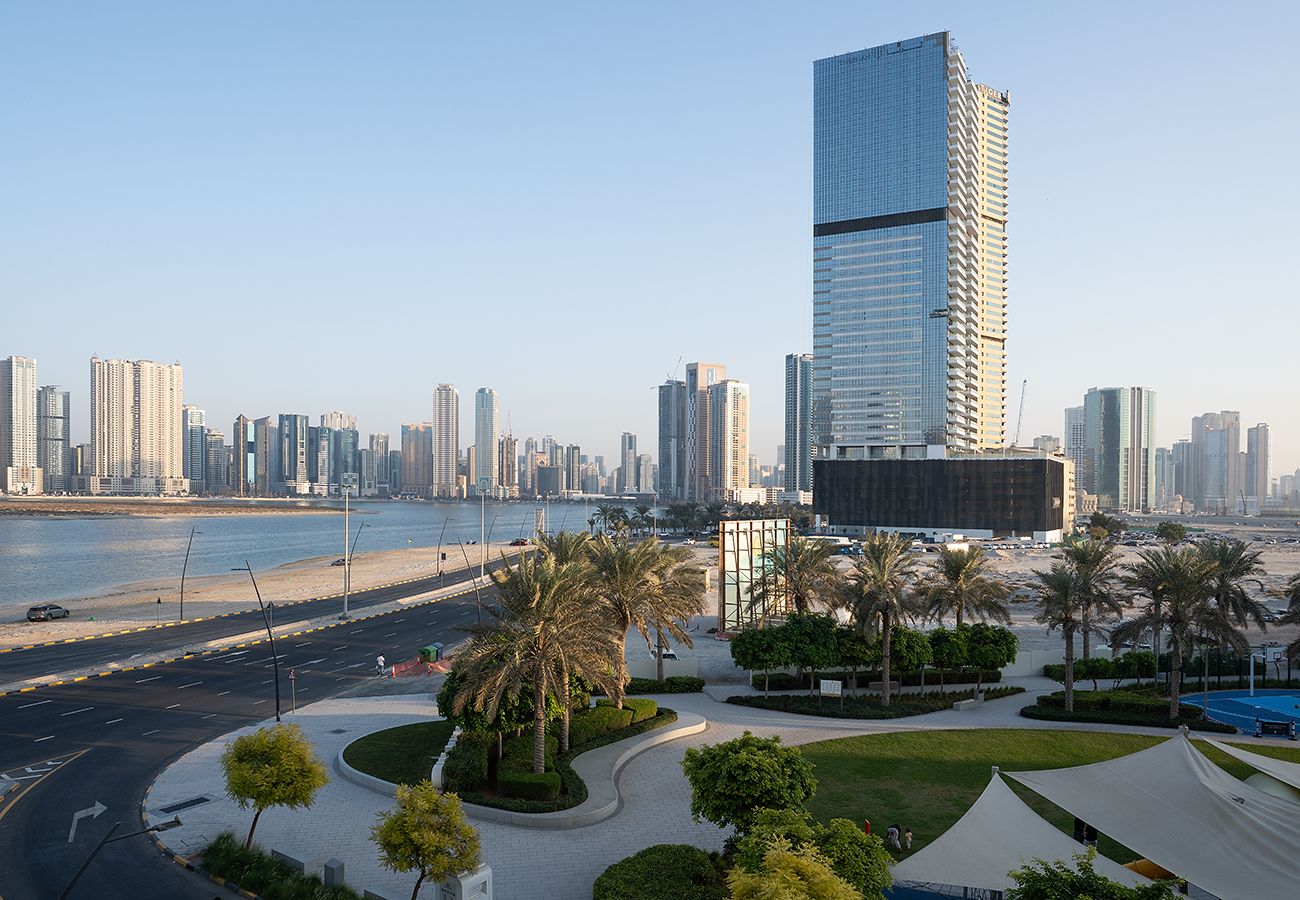 Apartment in Sharjah - Gorgeous 2 Bed in Cyan Beach Residence