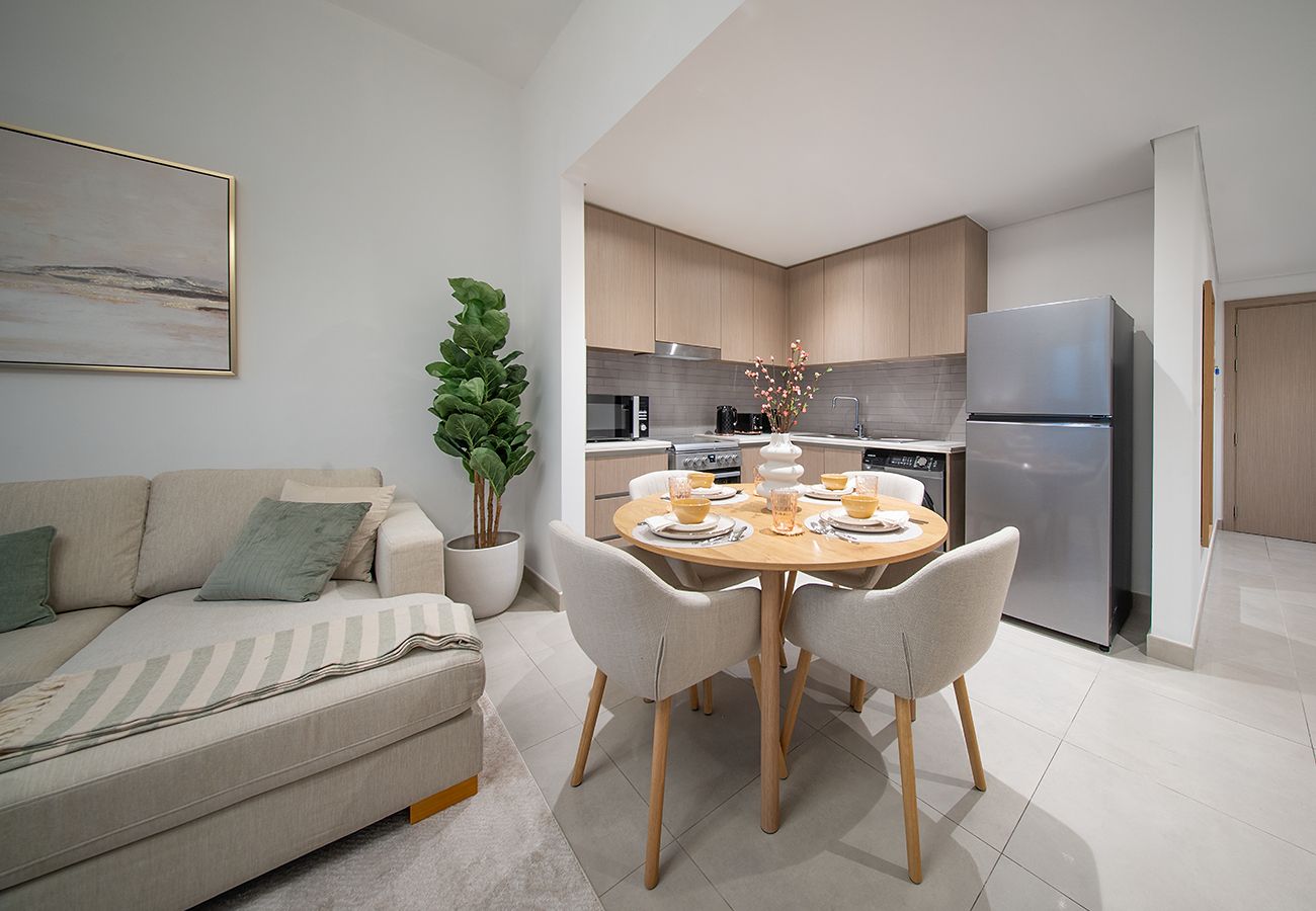 Apartment in Sharjah - Gorgeous 2 Bed in Cyan Beach Residence