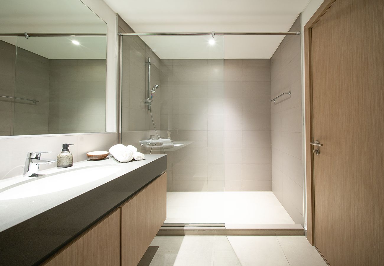 Apartment in Sharjah - Gorgeous 2 Bed in Cyan Beach Residence