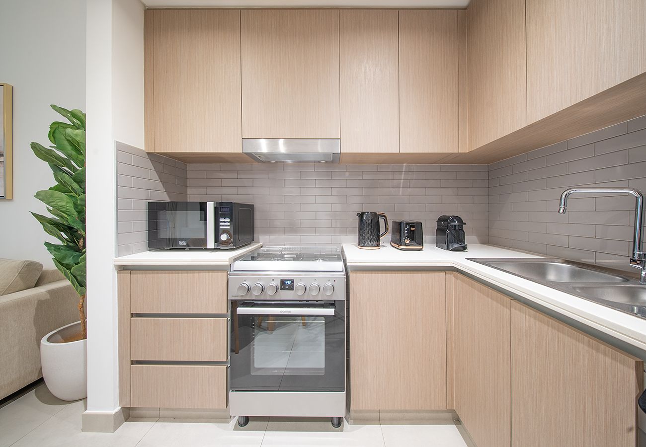Apartment in Sharjah - Gorgeous 2 Bed in Cyan Beach Residence