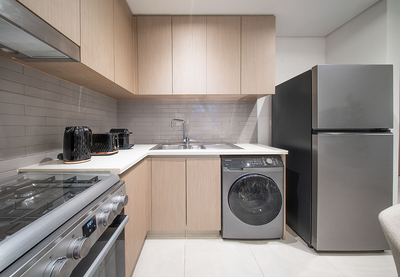 Apartment in Sharjah - Gorgeous 2 Bed in Cyan Beach Residence