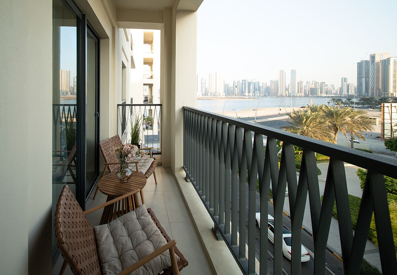 Apartment in Sharjah - Gorgeous 2 Bed in Cyan Beach Residence