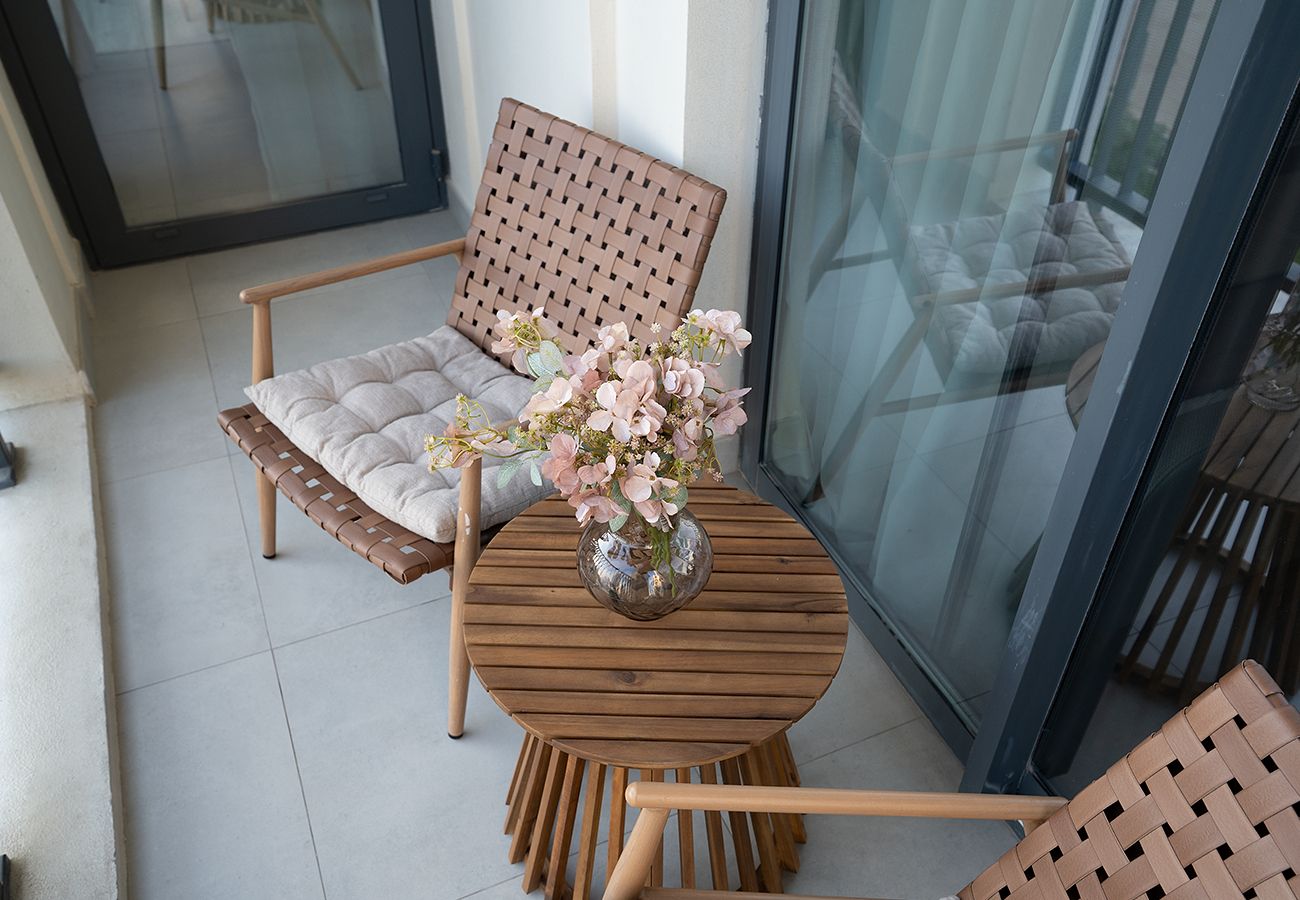 Apartment in Sharjah - Gorgeous 2 Bed in Cyan Beach Residence