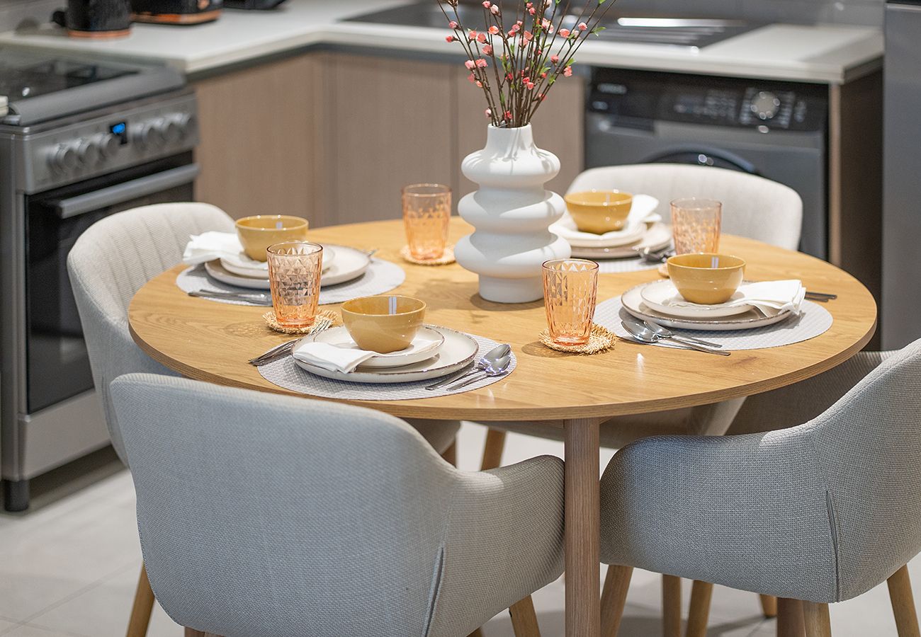 Apartment in Sharjah - Gorgeous 2 Bed in Cyan Beach Residence