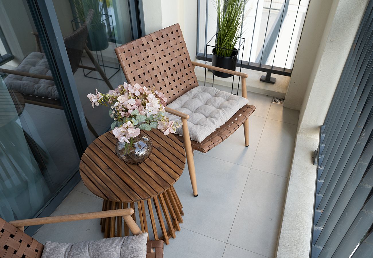 Apartment in Sharjah - Gorgeous 2 Bed in Cyan Beach Residence