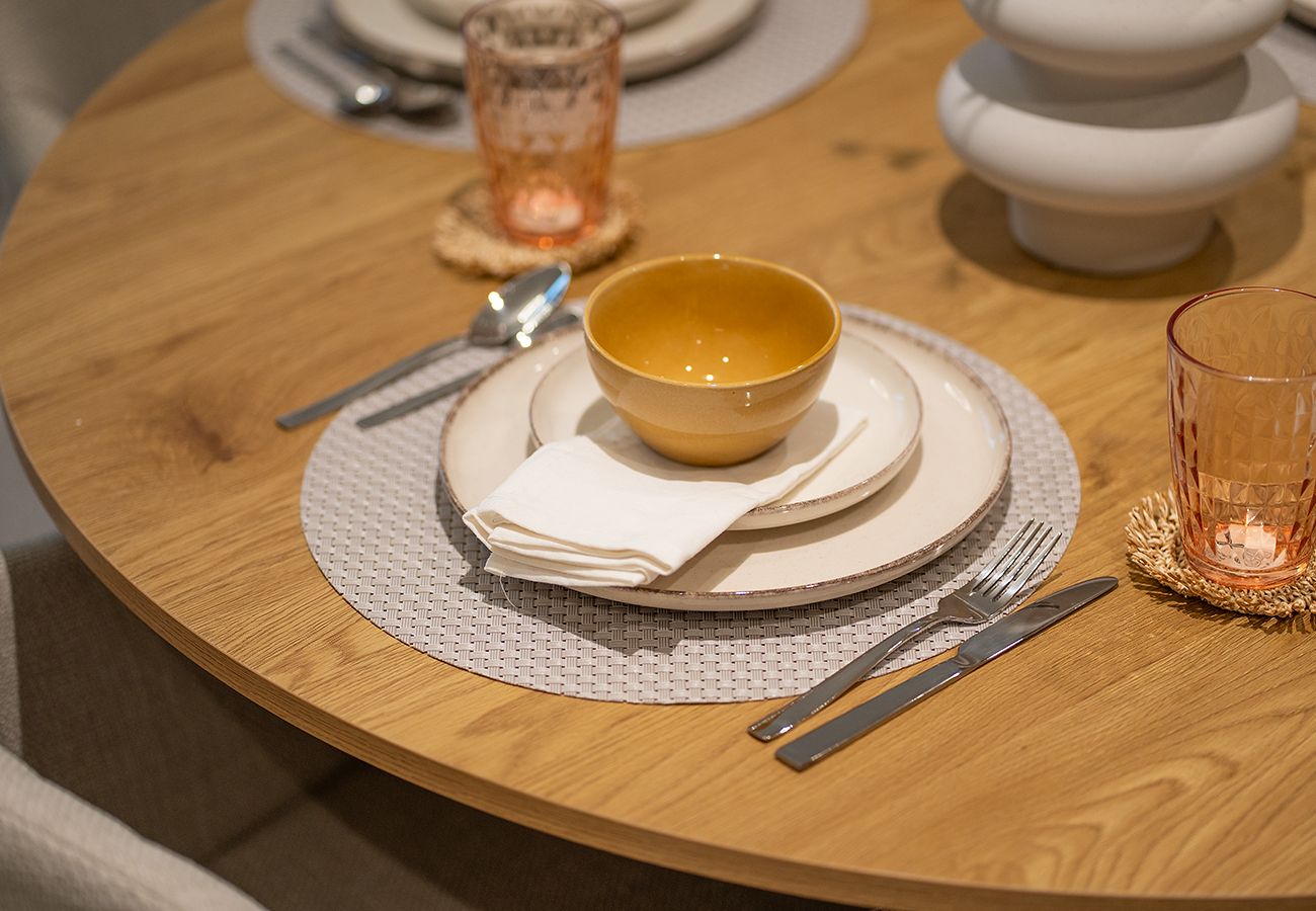 Apartment in Sharjah - Gorgeous 2 Bed in Cyan Beach Residence