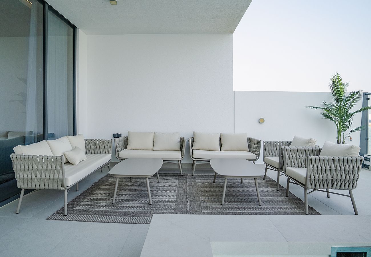 Villa in Ajmal Makan - Stunning 5 Bed Villa with Private Pool and Beach