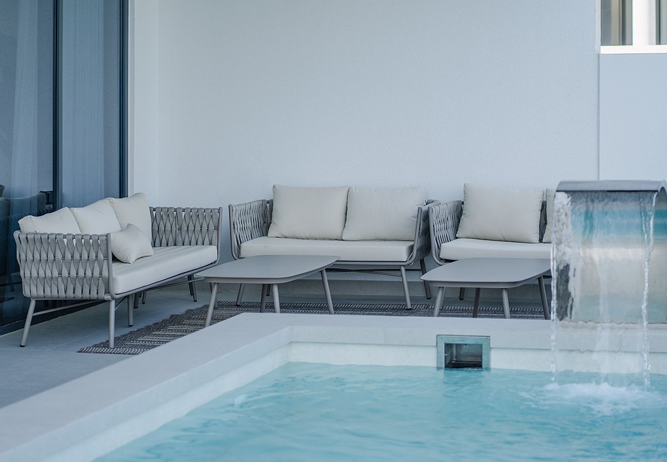 Villa in Ajmal Makan - Stunning 5 Bed Villa with Private Pool and Beach