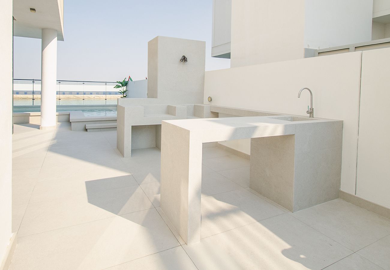 Villa in Ajmal Makan - Stunning 5 Bed Villa with Private Pool and Beach