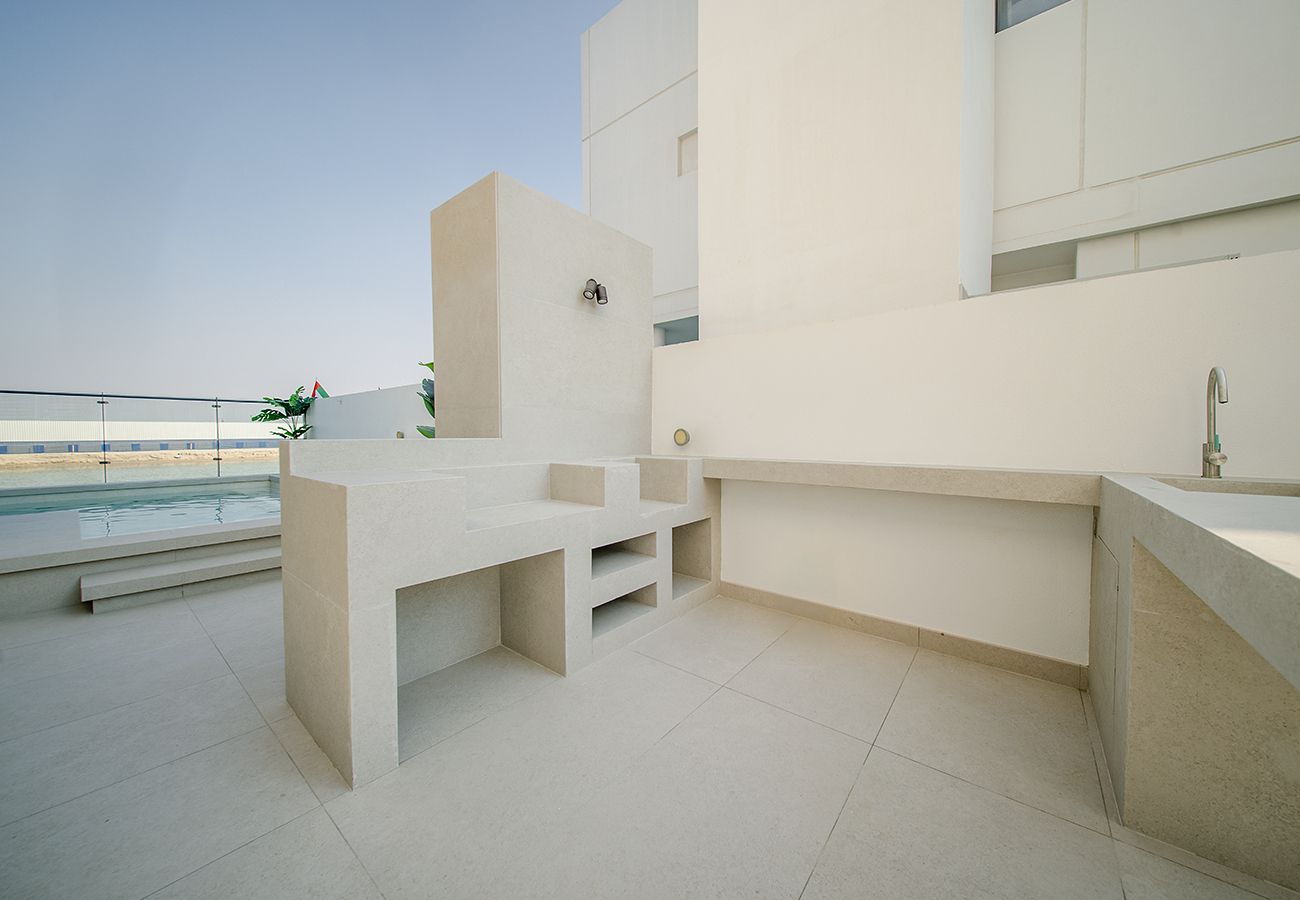 Villa in Ajmal Makan - Stunning 5 Bed Villa with Private Pool and Beach