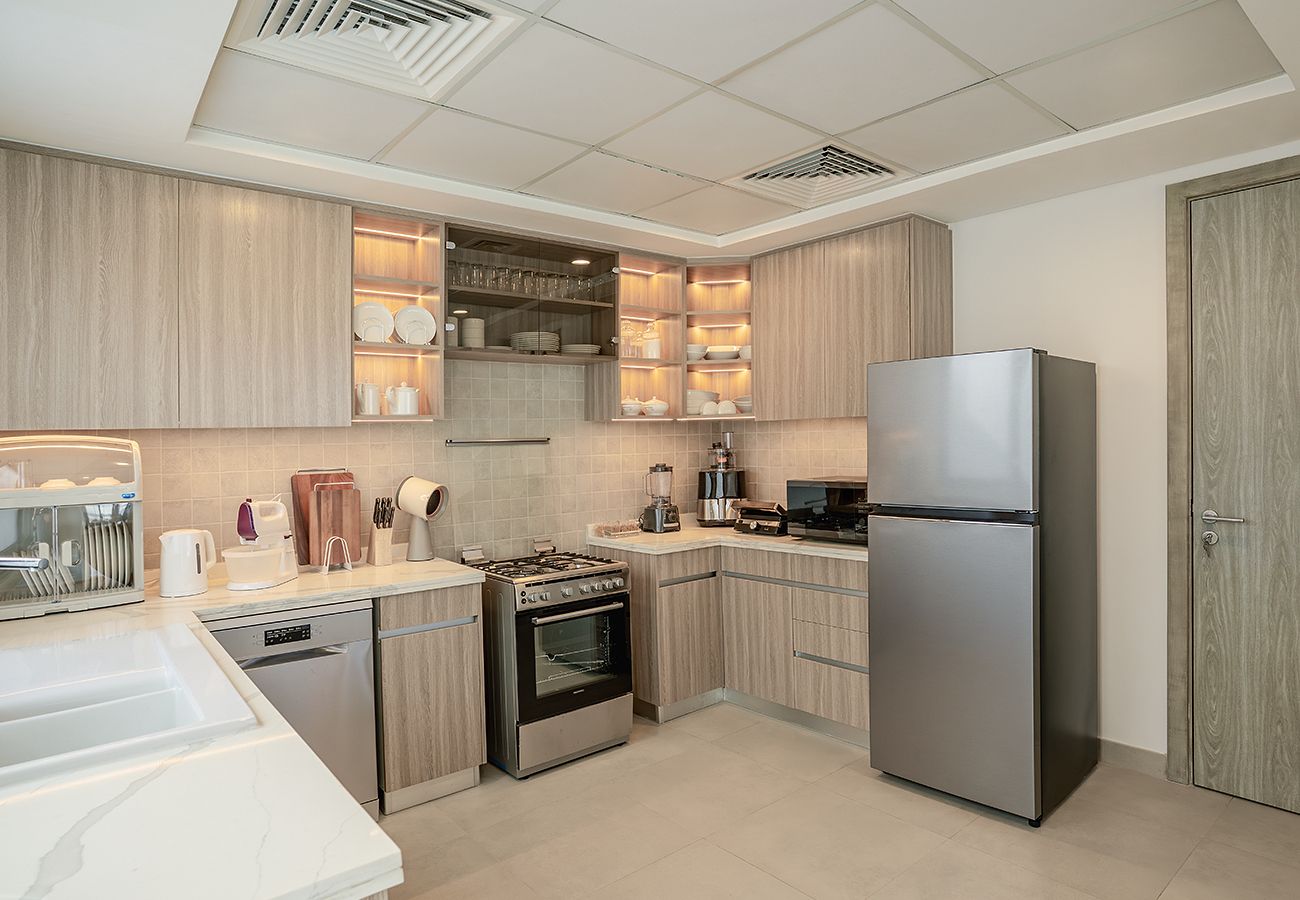 Villa in Ajmal Makan - Stunning 5 Bed Villa with Private Pool and Beach