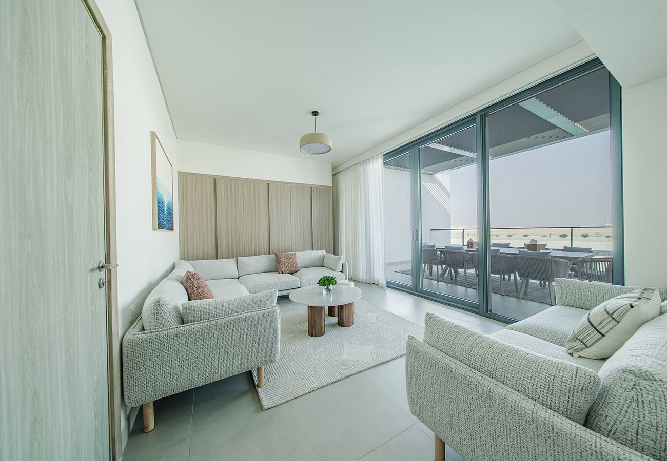 Villa in Ajmal Makan - Stunning 5 Bed Villa with Private Pool and Beach