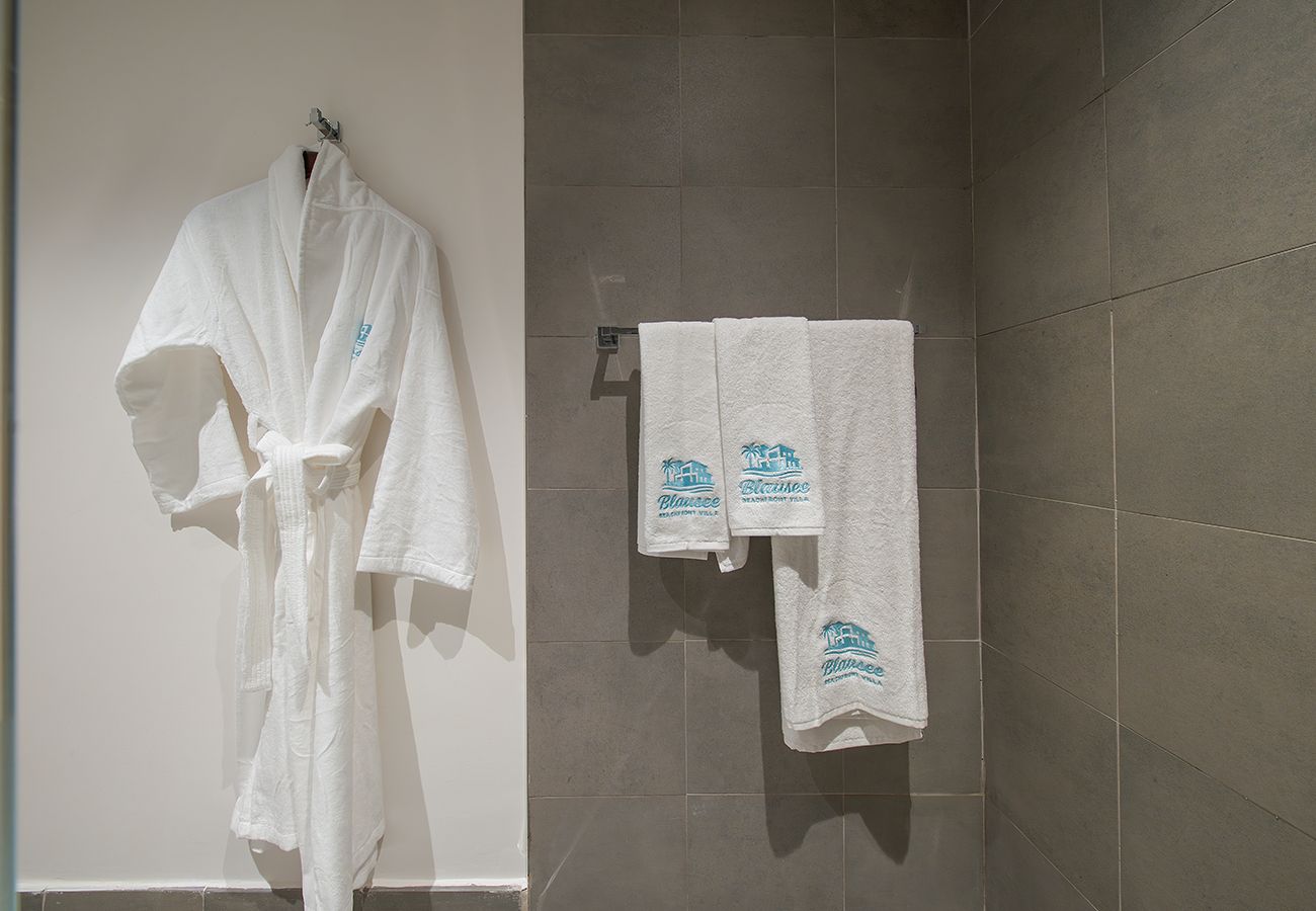 Villa in Ajmal Makan - Stunning 5 Bed Villa with Private Pool and Beach