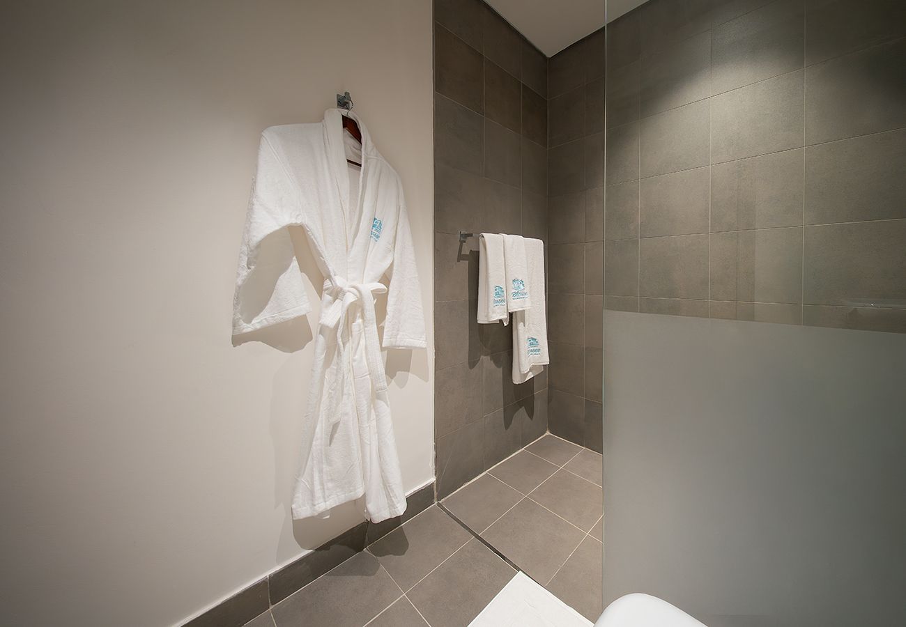 Villa in Ajmal Makan - Stunning 5 Bed Villa with Private Pool and Beach